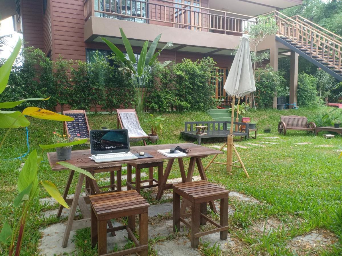 BaanBua Nonlen Hotel Udon Thani Bagian luar foto